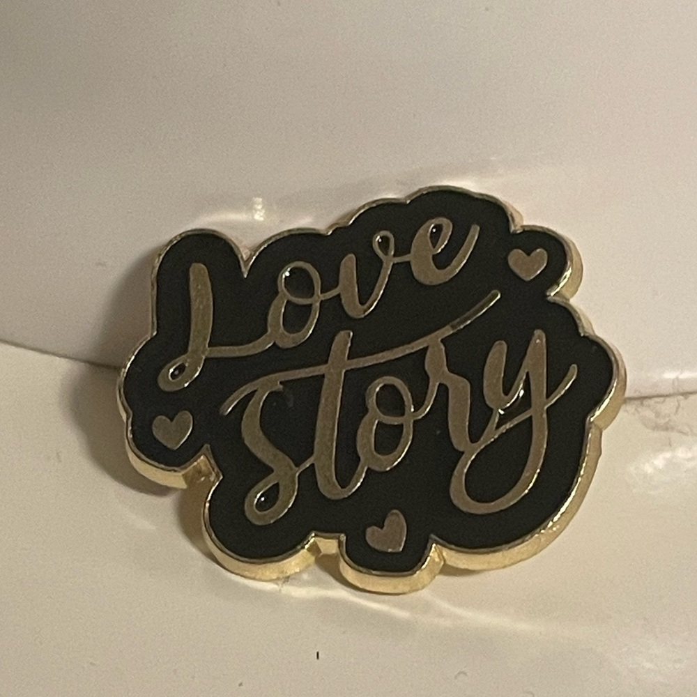 🌟3/$21🌟 Love Story pin